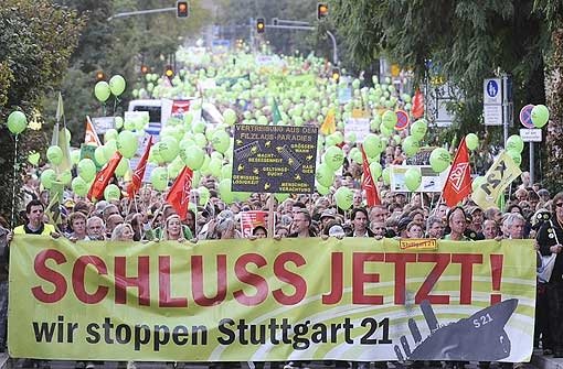 Stuttgart21-Gegner demonstrieren Foto: dapd