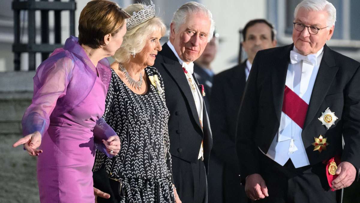 „Queen Consort“ Camilla im Schloss Bellevue: Dem Designer dieses Kleides vertraut sie auch für die Krönung