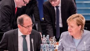 Merkel: Schmidt hat sich nicht an Weisung gehalten