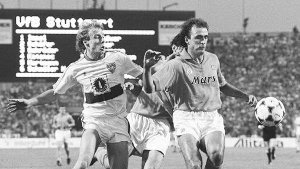 Ein Stück Fußballgeschichte: Im Rückspiel des Uefa-Cup-Finales am 17. Mai 1989 spielt der VfB Stuttgart gegen den SSC Neapel im Neckarstadion 3:3 - hatte das Hinspiel jedoch mit 1:2 verloren. Foto: Pressefoto Baumann