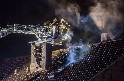 Die Sindelfinger Feuerwehr ist mit zehn Mann im Einsatz gewesen. Foto: 7aktuell.de/Simon Adomat