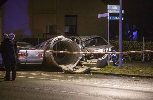 Vor dem Angriff geschieht ein Unfall: Der 32-Jährige verliert die Kontrolle über sein Auto. Foto: 7aktuell.de/Simon Adomat