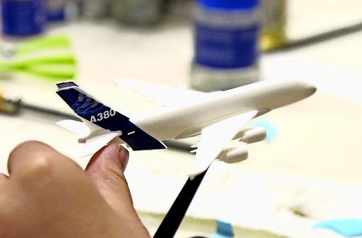 Mit wenigen Handgriffen  lässt sich ein Mini-Airbus bauen. Foto: Frank Wittmer