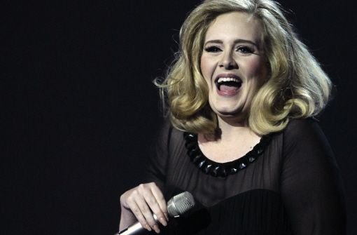 So kann nur eine Mami strahlen. Sängerin Adele hat am 19. Oktober einen kleinen Jungen zur Welt gebracht. Mit 24 Jahren gehört sie zu den jüngeren Promimüttern. Foto: AP