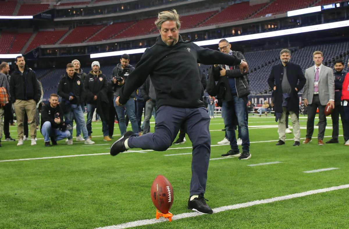 Der VfB-Trainer Michael Wimmer als Kicker bei den Houston Texans.