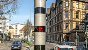 182 938 Bußgeldbescheide und Verwarnangebote hat die Stadt Esslingen im Jahr 2022 verschickt. Foto: Roberto Bulgrin