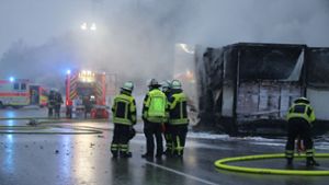 Lkw mit Käse-Ladung gerät in Brand: A8 stundenlang gesperrt