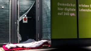 Schlafplatz eines Obdachlosen in der Königstraße Foto: Lichtgut/Max Kovalenko