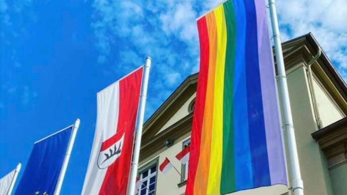 Stuttgart will  erst beim CSD Flagge zeigen: OB Nopper lehnt  Botschaft des Regenbogens zum EM-Spiel ab