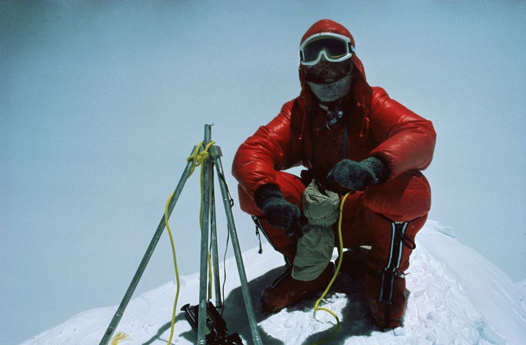 Am 20. August 1980 steht Reinhold Messner alleine auf dem Gipfel des Mount Everest.