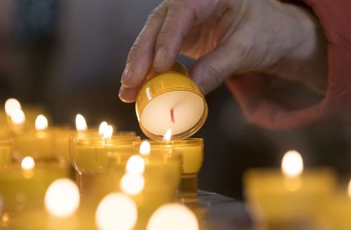 Zum Friedensgebet entzünden die Menschen oft Kerzen. Foto: dpa