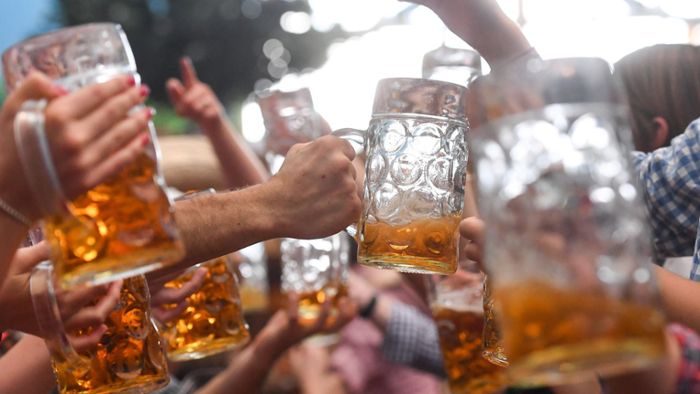 Verein prüft Schankmoral – zu wenig Bier in den Krügen