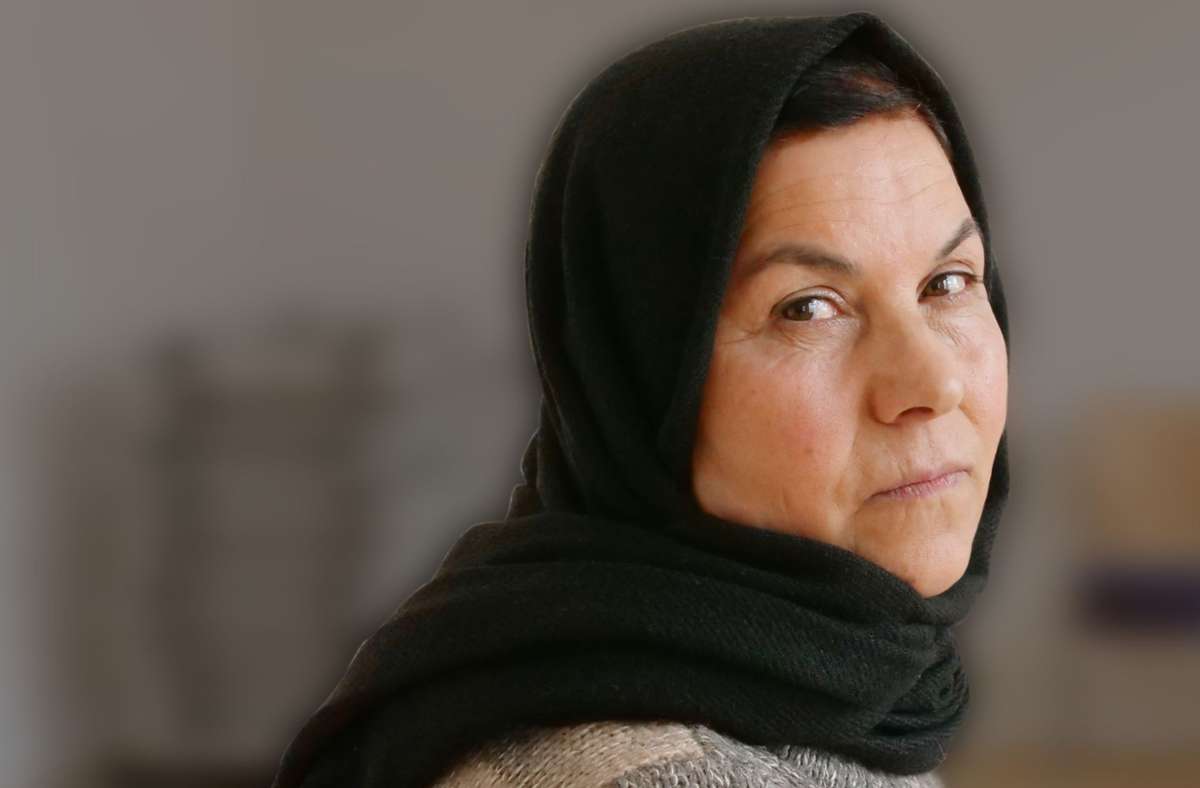 Die Jesidin Zainap Murat überlebte den Genozid. Sie lebt mit ihren Kindern in Freiburg, ihr Mann blieb im Irak zurück. Foto: Jana Gäng