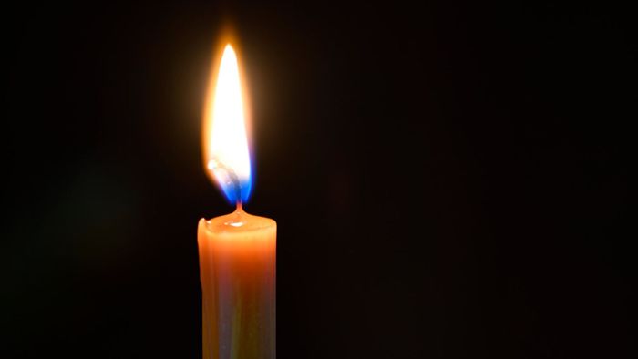 Kerze löst Zimmerbrand aus