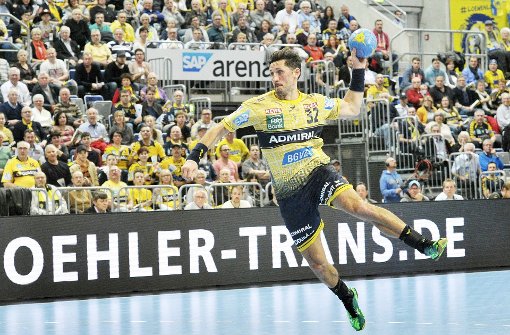 Alexander Petersson hat seinen Vertrag bei den Rhein-Neckar Löwen verlängert. Foto: dpa