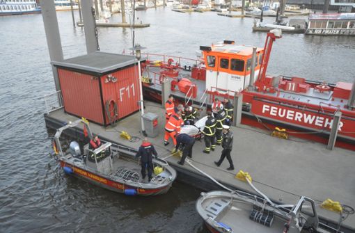 Die Feuerweht hat aus der Elbe eine Leiche geborgen. Foto: dpa
