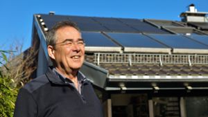 Robert Hoening hat es geschafft, dass in Stuttgart-Botnang in einem Jahr 30 Solaranlagen installiert wurden. Foto: Lichtgut/Max Kovalenko