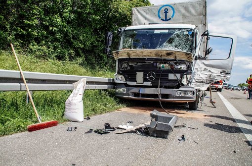 Ein Auffahrunfall mit einem Kleinlastwagen auf der A81 bei Korntal-Münchingen hat am Mittwoch für Stau gesorgt. Foto: SDMG