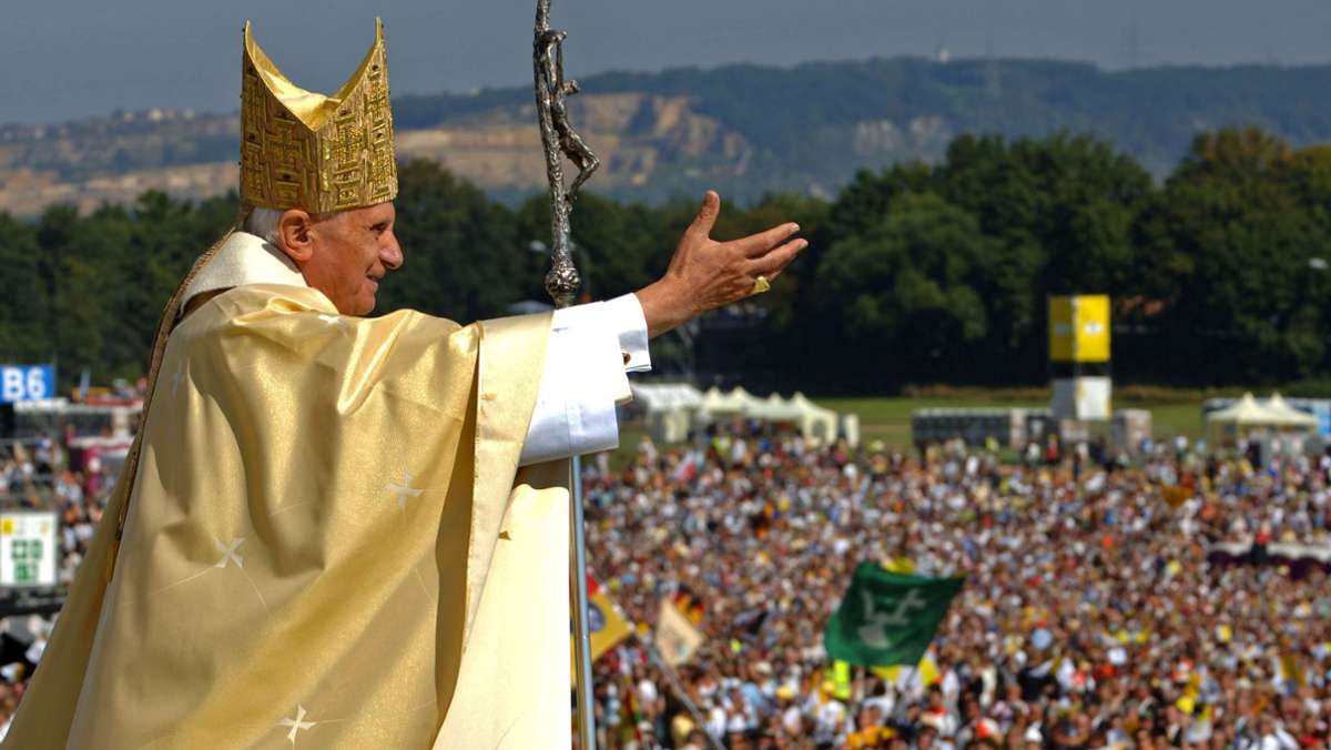 Trauer im Vatikan: Ist  Joseph Ratzinger als Papst Benedikt XVI.  gescheitert?
