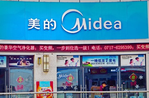 Ein Midea-Geschäft in Yichang, einer Großstadt im Westen der chinesischen Provinz Hubei. Der Midea-Konzern  will  seinen Anteil an Kuka  auf mindestens 30 Prozent aufstocken. Foto: dpa