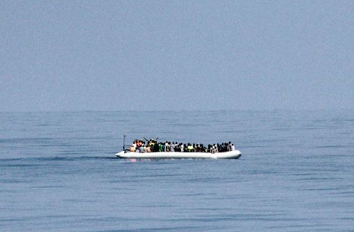Schlepper haben binnen 24 Stunden vor der Küste des Jemens bei zwei Vorfällen zahlreiche Migranten aus Somalia und Äthiopien ertrinken lassen. (Symbolbild) Foto: Bundeswehr