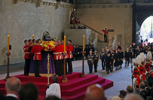 Der Sarg der Königin wurde in der Westminster Hall aufgebahrt. Foto: AFP/DAN KITWOOD