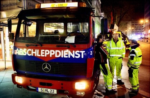 In der Nacht zum Freitag hat die Polizei zahlreiche Autos in der Stuttgarter Stadtmitte abschleppen lassen. (Symbolbild) Foto: Achim Zweygarth (Lichtgut)