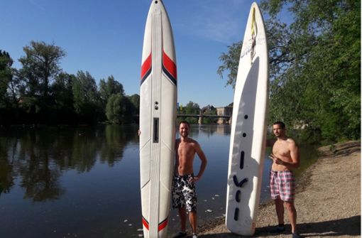 Simon Hofmann (li.) und Don Riempp brettern gerne auf dem Neckar runter. Foto:Berger Foto:  