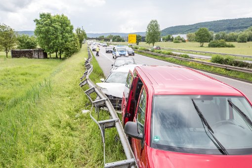 Am Samstagnachmittag hat sich zwischen Urbach und Schorndorf auf der B29 ein schwerer Unfall mit einem Schwerverletzten zugetragen.  Foto:  www.7aktuell.de/Simon Adomat