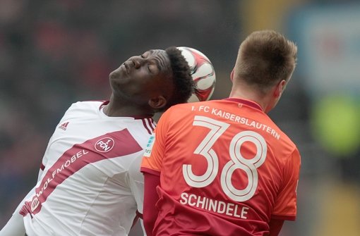 Samstag, 13 Uhr: St. Pauli gegen FSV Frankfurt und 1. FC Kaiserslautern gegen 1. FC Nürnberg – ein Selbstversuch. Foto: dpa