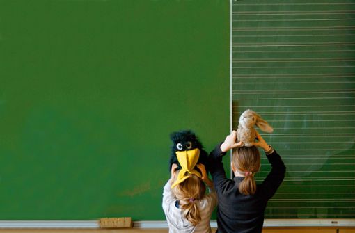 Für Kinder, die zuhause nicht Deutsch sprechen, ist das Lernen in der Schule  schwerer. Foto: imago/Joker