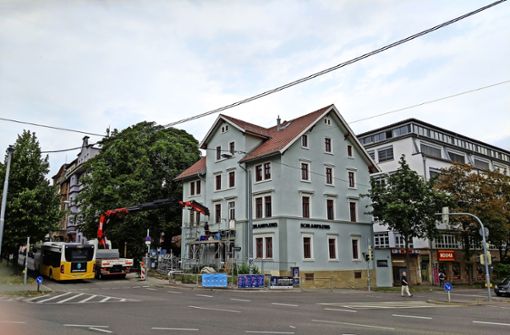 Das Schlampazius-Gebäude inzwischen ohne Gerüst in neuem Glanz Foto: Jürgen Brand