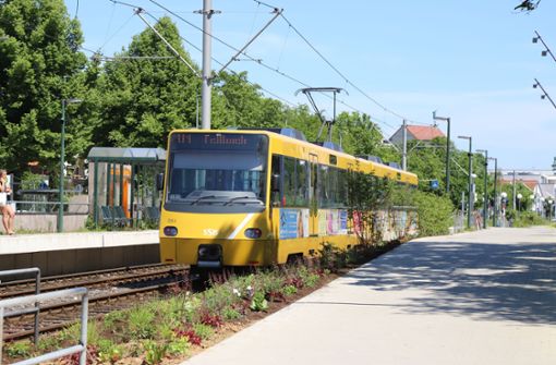 Im Stadtbahnverkehr in Fellbach war es am späten Montagabend zu Behinderungen gekommen, weil eine Frau auf das Gleisbett gefahren war. Foto: Patricia Sigerist