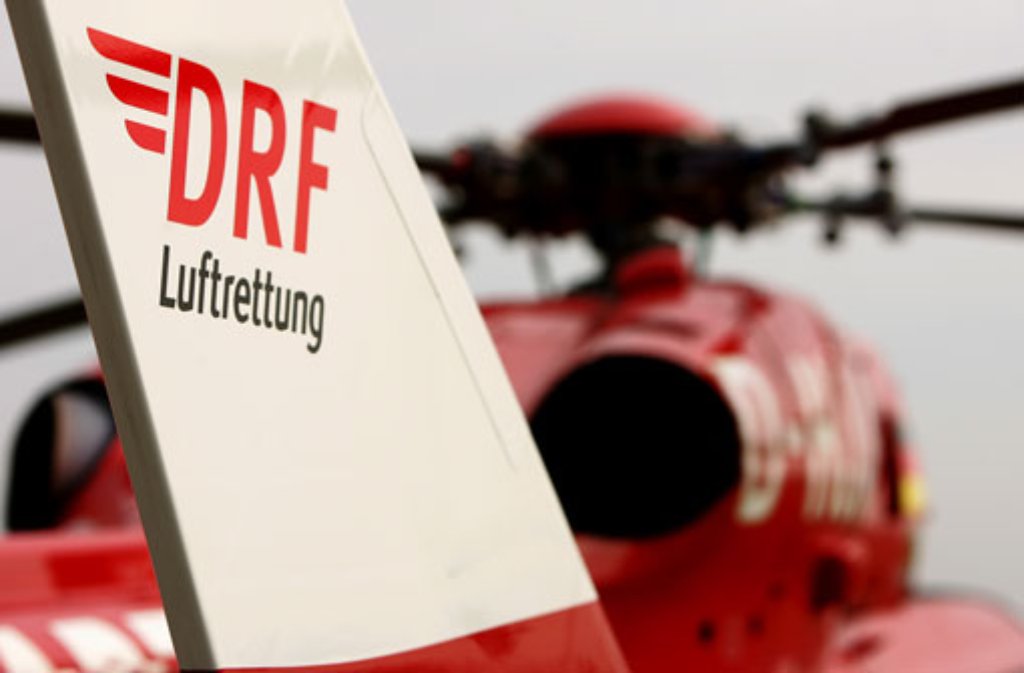 Eine schwer verletzte 19-Jährige wurde am Montag in Kirchheim unter Teck mit einem Hubschrauber in eine Klinik gebracht (Symbolbild). Foto: DRF-Luftrettung