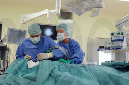 Krankenhäuser müssen zahlreiche Operationen verschieben. Foto: imago//BeckerBredel