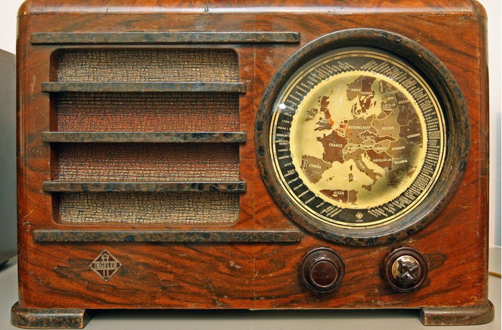 Das Designs dieses alten Radios zeigt: Rundfunk war schon immer auf Vielfalt ausgerichtet. Foto: picture alliance/dpa/Martin Schutt