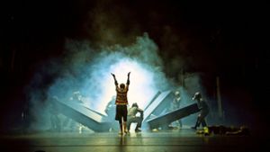Szene aus dem Ballettfilm „Über den Wolf“ mit Olga Garcia und dem Ensemble des Staatstheaters Nürnberg Foto: Staatstheater Nürnberg/Jesús Vallinas