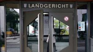 Am Landgericht Stuttgart wird gegen vier mutmaßlich führende Köpfe der Autonomen Nationalisten Göppingen verhandelt Foto: dpa