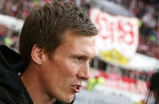 Trainer Hannes Wolf freut sich über die zweite Halbzeit gegen Bielefeld, in der sein Team aufdrehte. Foto: Pressefoto Baumann