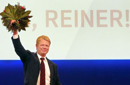 Große Glücksgefühle strahlt Reiner Hoffmann nach seiner Wiederwahl nicht aus. Foto: dpa