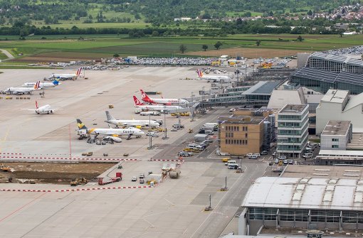 Auch in diesem Jahr erwartet der Stuttgarter Flughafen wieder einen Passagierrekord. Foto: dpa