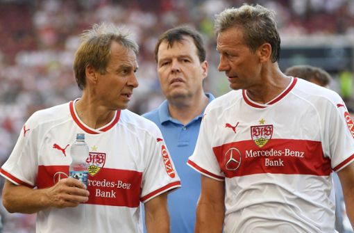 Guido Buchwald hat auf Facebook auch den Umgang des VfB mit Jürgen Klinsmann kritisiert (links). Foto: Marijan Murat/dpa/Marijan Murat