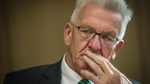 Grüne kritisieren Kretschmann für Merkel-Lob
