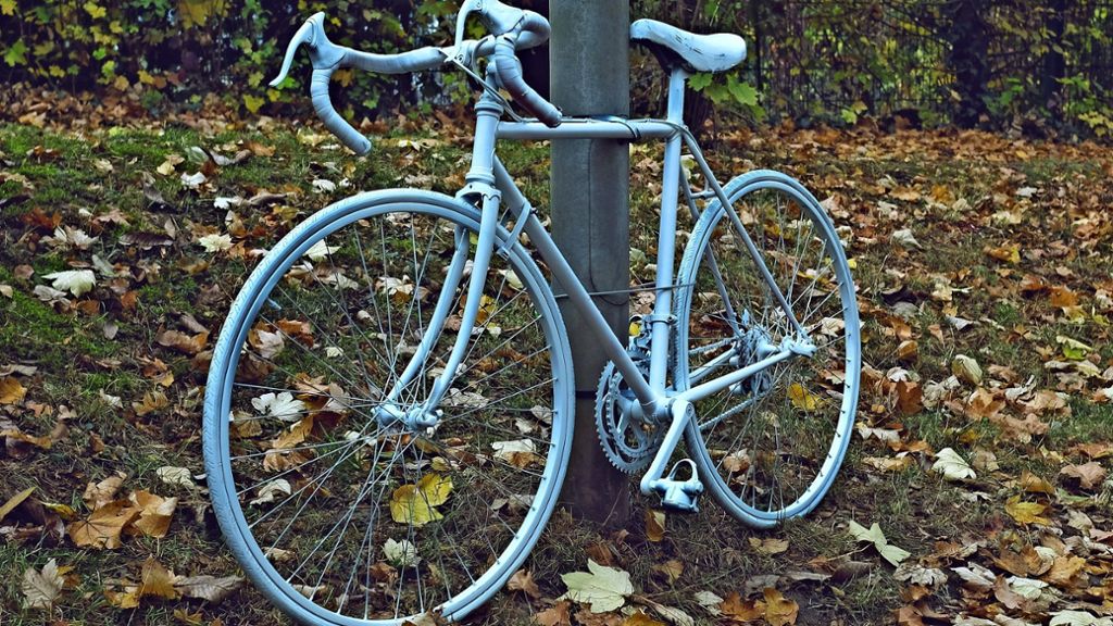 Steinheim/Murr: Geisterhaftes  Fahrrad steht für mehr Rücksicht