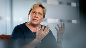 Kultusministerin Eisenmann will Grundschulen und Kitas wieder öffnen