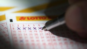 Ein Lotto-Spieler aus Baden-Württemberg hatte am Samstag sechs Richtige. Foto: dpa