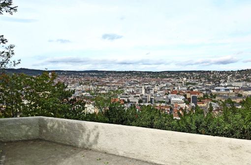 Blick auf „Stukkert am Neckarstrome“, wie Heine die Stadt spöttisch nannte. Aber diese Aussicht  hätte  dem  romantischen Dichter  vielleicht  gut gefallen. Foto: Jürgen Brand