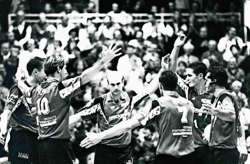 Die  Volleyballer des SV Fellbach begeistern nach dem Aufstieg im Jahr 1995  zumeist mehr als 1000 Zuschauer. Foto: Patricia Sigerist
