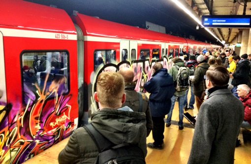 S-Bahn-Chaos am Montagmorgen - für viele Stuttgarter Pendler wohl schon fast Alltag. Foto: Knut Krohn
