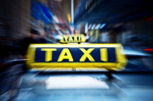 Das Taxigewerbe macht immer wieder mit Negativschlagzeilen auf sich aufmerksam – jetzt geht es in der Zentrale drunter und drüber. Foto: Peter Petsch